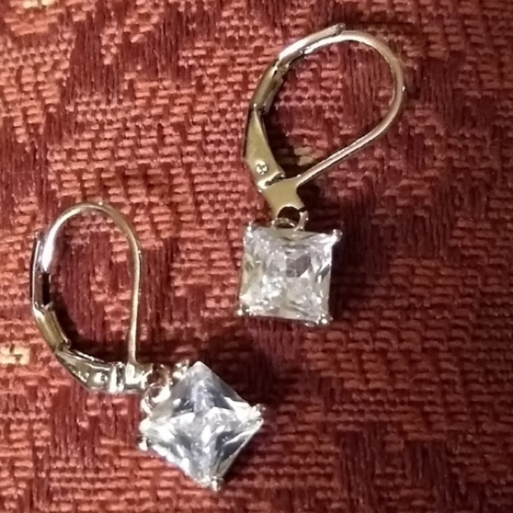 Beautiful new princess cut Cz earrings